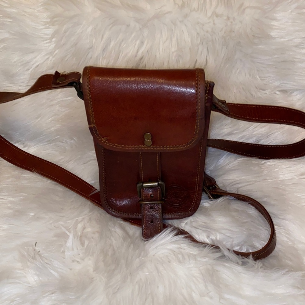 Leather crossbag